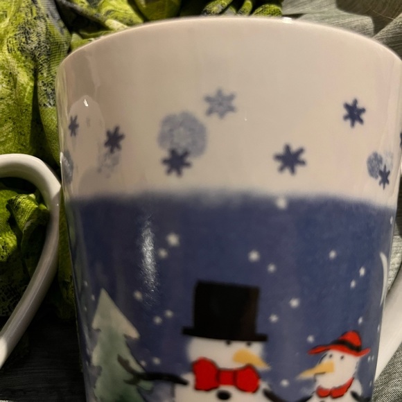 Set of 2 Winter Snow Fine Stoneware snowmen mugs - Picture 6 of 10